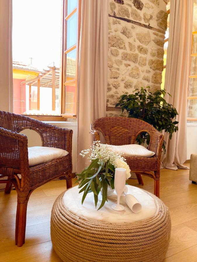 Bohemian Boutique Suites Vlorë 外观 照片