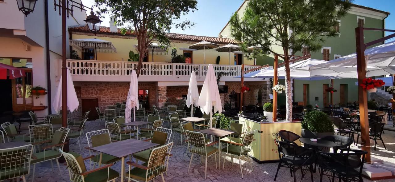 Bohemian Boutique Suites Vlorë 外观 照片