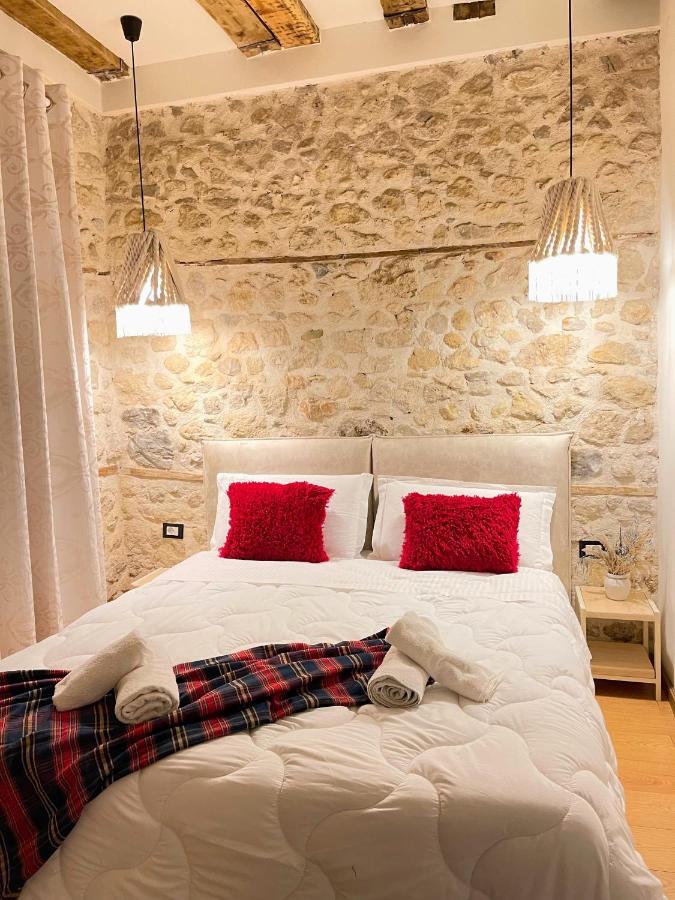 Bohemian Boutique Suites Vlorë 外观 照片